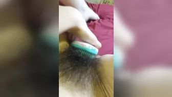 OnlyFan Tipped me to Fuck My Hairy Pussy Gspot LIVE Made in China HAIR BRUSH so I made a Video Too