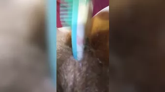 OnlyFan Tipped me to Fuck My Hairy Pussy Gspot LIVE Made in China HAIR BRUSH so I made a Video Too