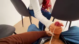 Dick Flash! The redhead girl in jeans jerks me off in the dentist's waiting room