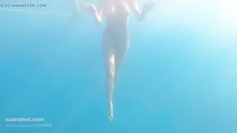 EROTIC UNDERWATER NUDE DANCING