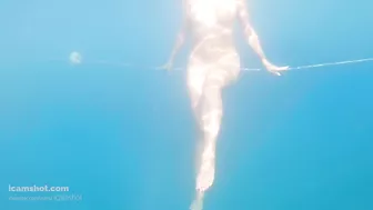 EROTIC UNDERWATER NUDE DANCING