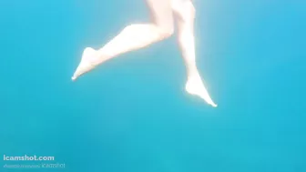 EROTIC UNDERWATER NUDE DANCING