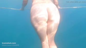 EROTIC UNDERWATER NUDE DANCING