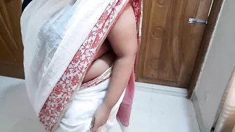 (Tamil hot aunty saree striping) Aunty Ko Jabardast Chudai aur maja karti hua - Hindi Clear Audio