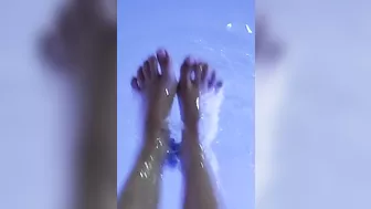 Pé na piscina