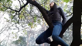 Girl climbed a tree to rub her pussy on it - Lesbian-illusion