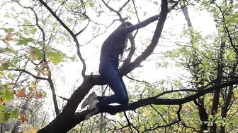 Girl climbed a tree to rub her pussy on it - Lesbian-illusion