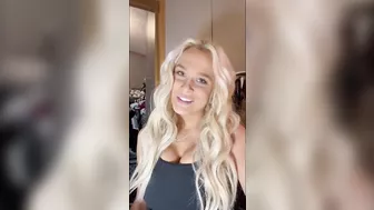 OnlyFans girl Georgia Wild home alone and masturbating