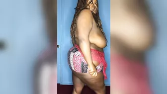 Ebony Bbw strip tease