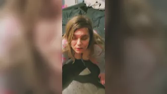 Cum hungry slut loves a facial