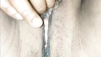 Desi self masturbating pussy