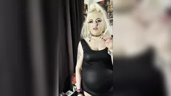 WATCH MOMMY FUCK HERSELF