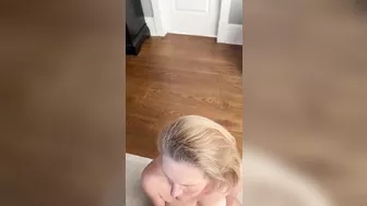 Slutty Milf Mommy Takes Facial