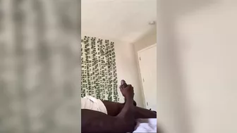 EBONY THOT BOUNCING ON BBC FOR A QUICK NUT!