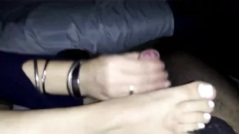 She makes me a amazing footjob - toejob