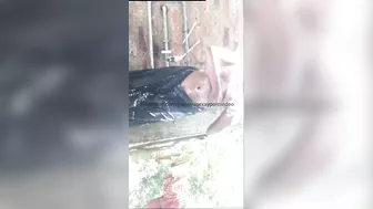 Desi aunty outdoor bathing sinhala kella