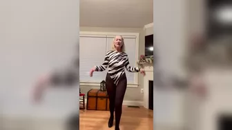 GILF DANCING IN PANTYHOSE DANIELLE DUBONNET