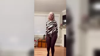 GILF DANCING IN PANTYHOSE DANIELLE DUBONNET