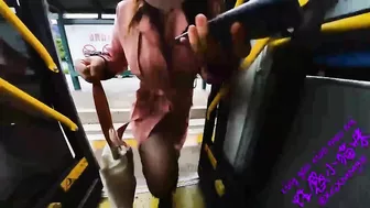 [Bus] Real exposure to seduce the passengers next to you