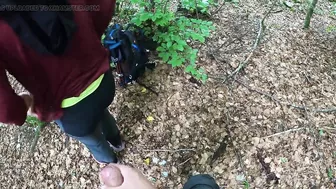 Suck and fuck in forest