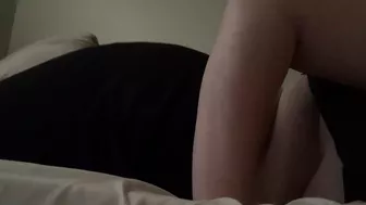 Pillow humping & cumming & moaning