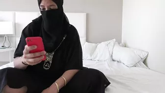 Arab Wife Tells Husband She Is Lesbian And Wants To Lick Pussy