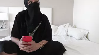 Arab Wife Tells Husband She Is Lesbian And Wants To Lick Pussy