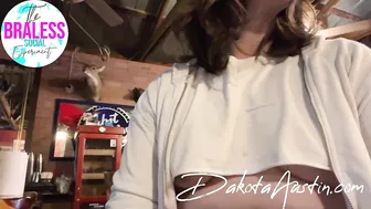 Underboob at the bar - Teaser