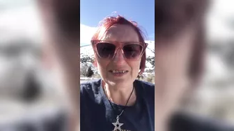 Fun hippy mom is bursting for the loo on a road trip