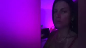 Hot Girl dancing brazilian ass