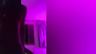 Hot Girl dancing brazilian ass