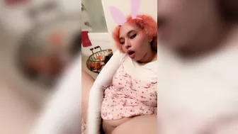 Cute bunny girl fucks her pussy