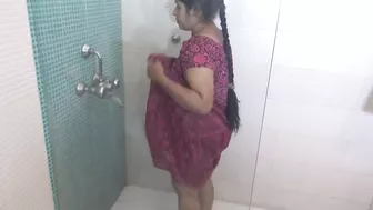 A desi Bhabi bathing nude in Bathroom