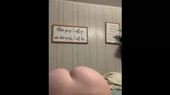 Pawg shakes ass waiting for thick cock