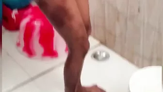 Big booty bathing showering sexy pussy