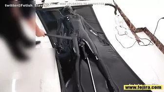 Fejira com Latex vacuum bed vibrators orgasm play