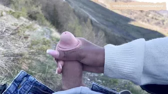 A walk in the nature turns into a hot handjob, almost got caught