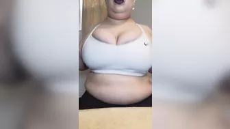 BBW titty bounce