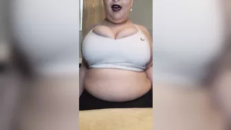 BBW titty bounce