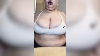 BBW titty bounce