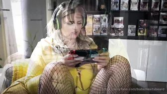 Huge Creampie for Cute Gamer Girl!