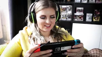 Huge Creampie for Cute Gamer Girl!