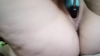 Putting objects in my pussy to get off