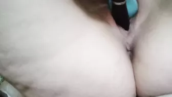 Putting objects in my pussy to get off