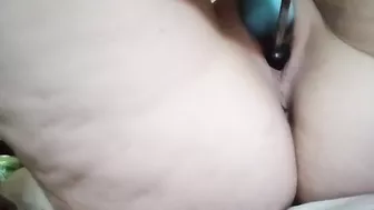 Putting objects in my pussy to get off