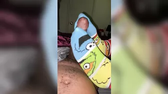 Big cumshot all over her socks hand an sockjob