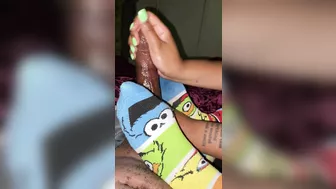 Big cumshot all over her socks hand an sockjob