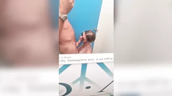 Quick blowjob in the changing room of the water park