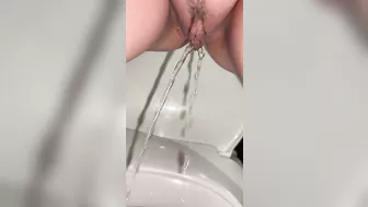 Pissing in KFC restaurant | PUBLIC | MILF | PEE | GOLDEN SHOWER