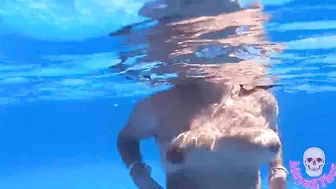 Follower touches my pussy in the public pool